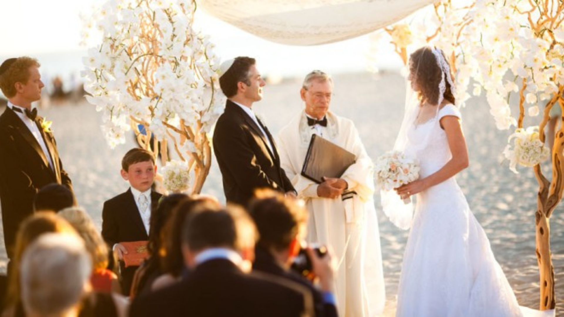 Свадьба на 70 человек we wed. Хупа в Израиле. Хупа обряд еврейский. Свадьба в Израиле. Еврейская свадьба.